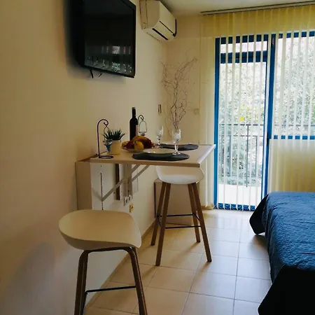 Jasmine A17 Cozy Sunny